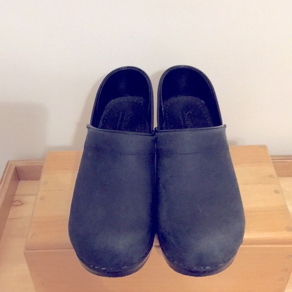 Santia Danish Clogs Black Leather US 8.5 or Euro 39 - Picture 3 of 8